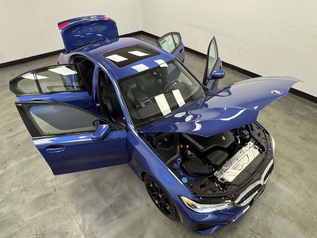 Used 2020 BMW 330i xDrive Sedan w/ M Sport Package AWD/4WD image 18