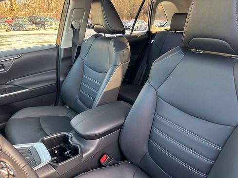 Used 2024 Toyota RAV4 XLE Premium image 42