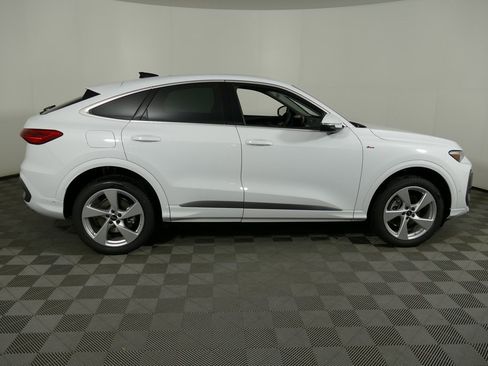 New 2025 Audi Q5 Premium Plus image 2