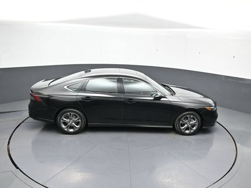 Certified 2023 Honda Accord EX image 37