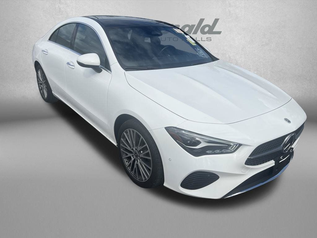 Used 2025 Mercedes-Benz CLA 250 4MATIC image 1