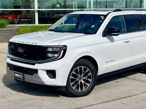 Certified 2025 Ford Expedition Max Platinum AWD/4WD image 2