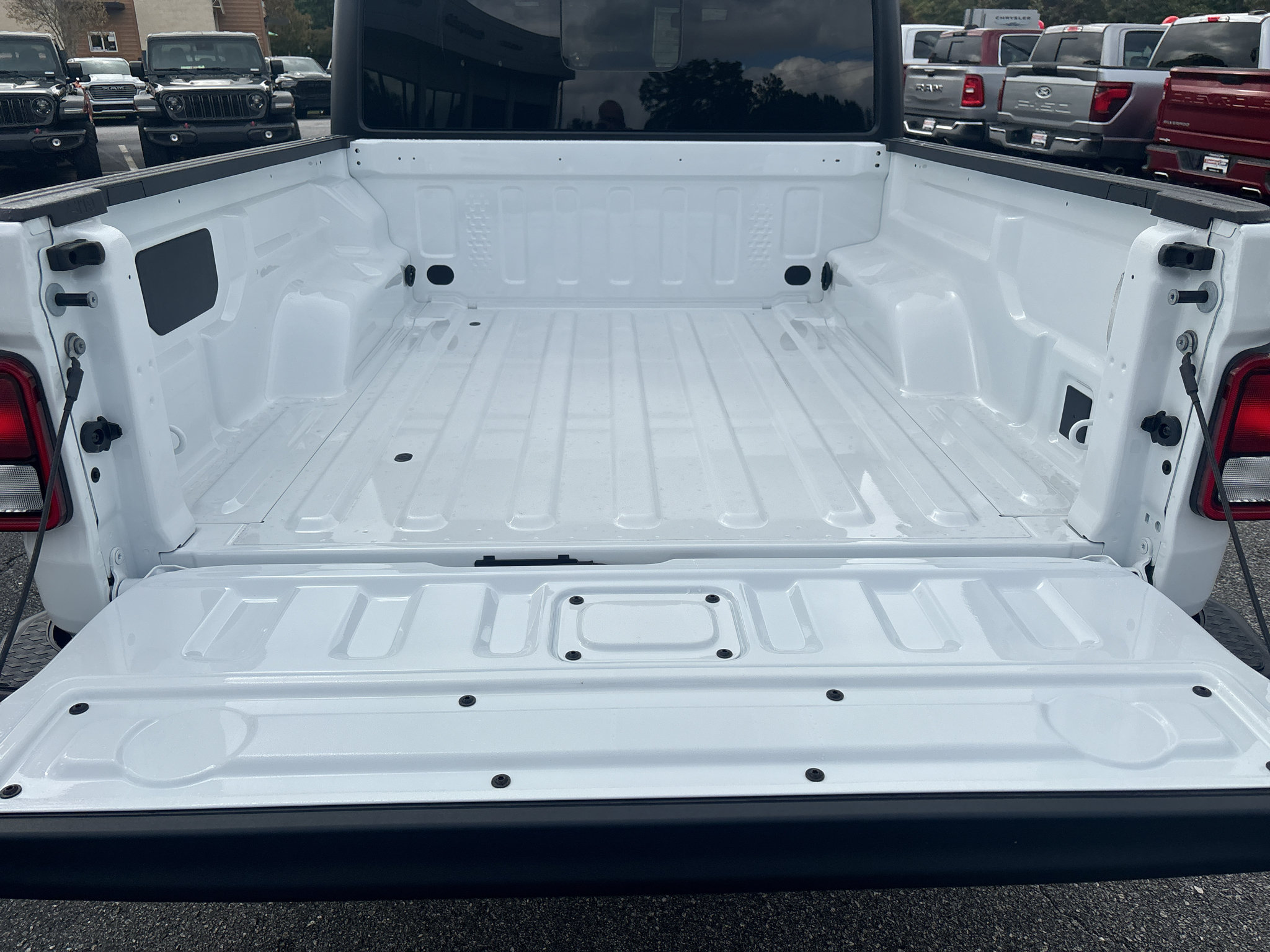 New 2027 Jeep Gladiator Sport AWD/4WD image 8