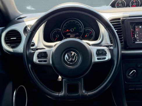 Used 2013 Volkswagen Beetle TDI FWD image 9