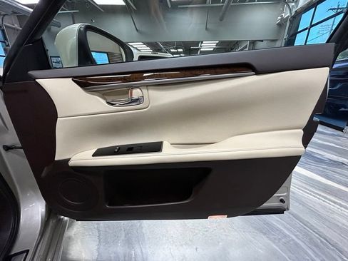 Used 2016 Lexus ES 350 w/ Luxury Package w/Wood Trim FWD image 41
