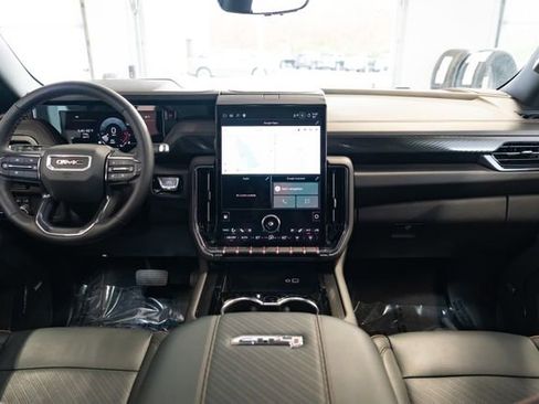 Used 2025 GMC Yukon XL AT4 w/ AT4 Premium Package AWD/4WD image 10