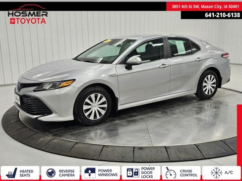 Used 2018 Toyota Camry LE image 1