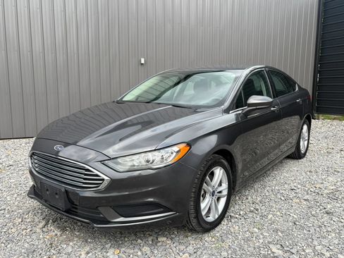 Used 2018 Ford Fusion SE w/ Fusion SE Technology Package FWD image 1
