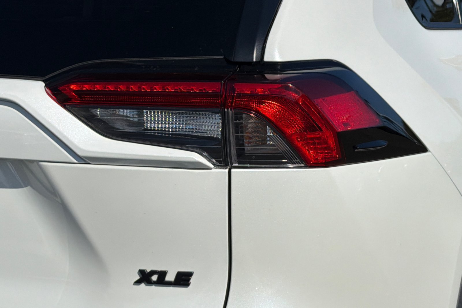 Used 2021 Toyota RAV4 XLE Premium FWD image 26
