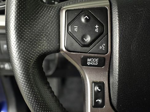 Used 2022 Toyota Tacoma SR5 w/ Technology Package image 31