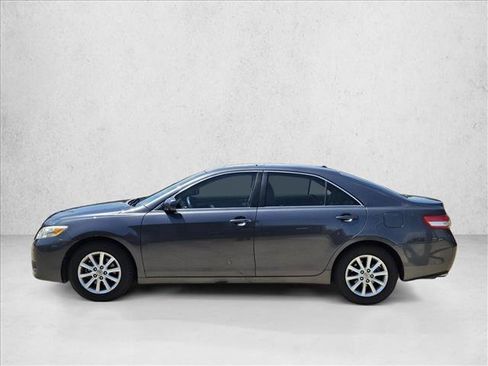 Used 2011 Toyota Camry XLE w/ XLE Extra-Value Pkg #1 FWD image 8