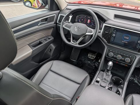 Certified 2023 Volkswagen Atlas SEL R-Line AWD/4WD image 9
