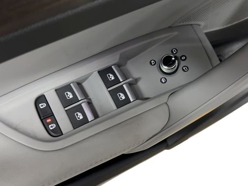 Used 2025 Audi Q5 e Premium Plus image 13