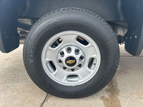 Used 2025 Chevrolet Silverado 2500 W/T image 34