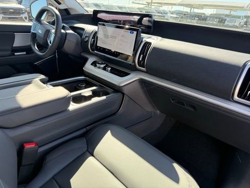 New 2025 Ford Expedition Max Active image 12