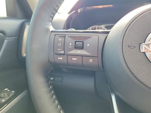 Certified 2025 Nissan Pathfinder SL image 26