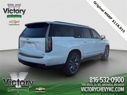Used 2023 Cadillac Escalade ESV Sport Platinum image 6