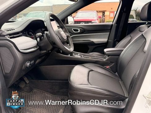 Used 2024 Jeep Compass Latitude w/ Convenience Group AWD/4WD image 5