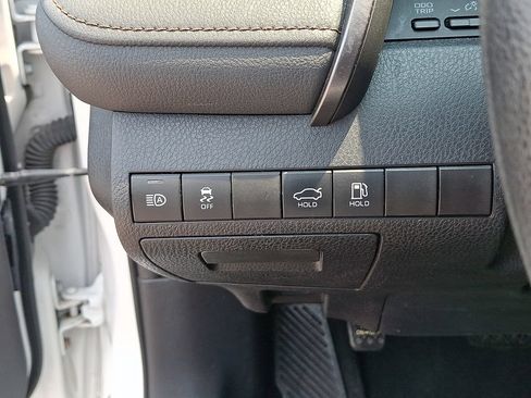 Used 2019 Toyota Camry LE FWD image 24