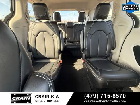 Used 2024 Chrysler Pacifica Touring-L FWD image 31