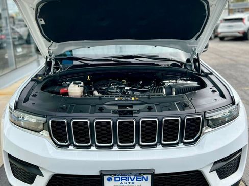 Used 2022 Jeep Grand Cherokee Laredo w/ Luxury Tech Group I image 13