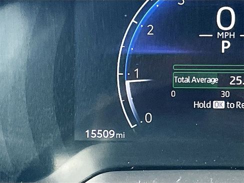 Used 2024 Toyota Corolla Cross XLE image 12