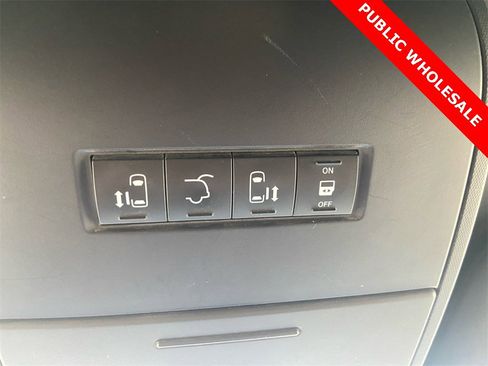 Used 2012 Dodge Grand Caravan R/T image 26