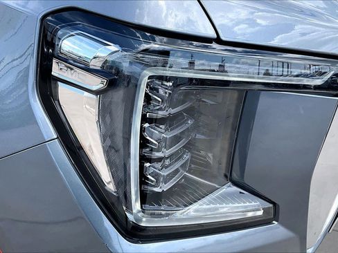Used 2021 GMC Yukon XL Denali w/ Denali Premium Package RWD image 28