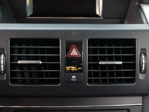 Used 2011 Mercedes-Benz GLK 350 2WD image 34