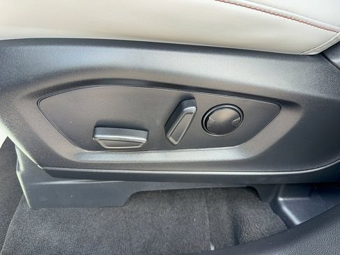 Certified 2025 Ford Explorer Active w/ Active Comfort Package AWD/4WD image 35