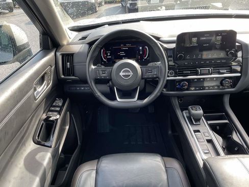 Used 2024 Nissan Pathfinder Platinum w/ Cargo Package image 14