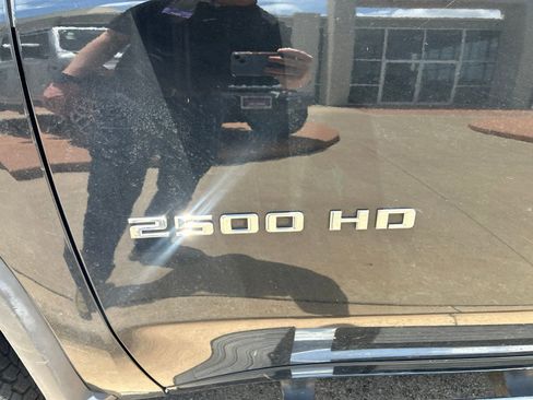 Used 2024 Chevrolet Silverado 2500 LT AWD/4WD image 10