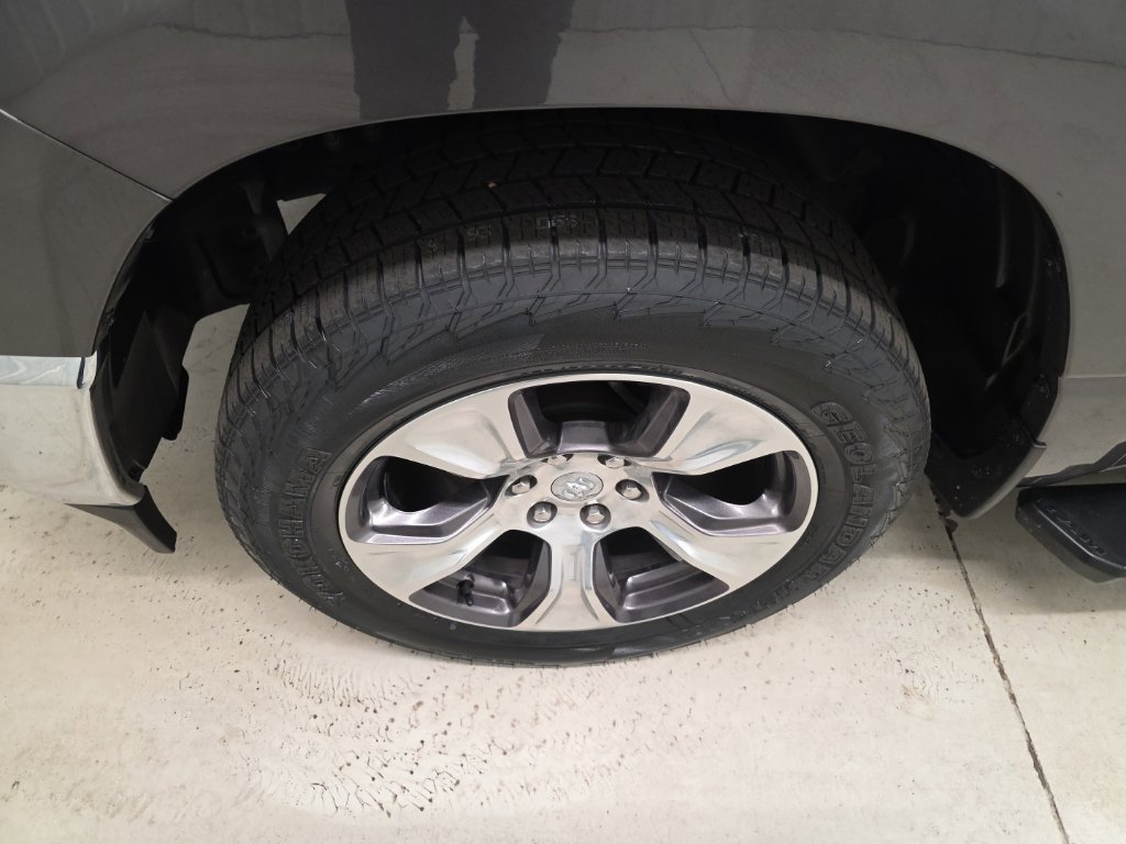 Used 2023 RAM 1500 Laramie AWD/4WD image 2