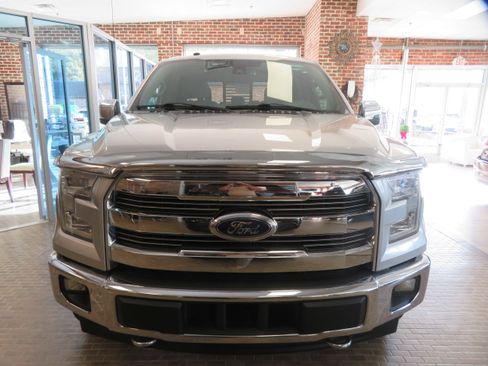 Used 2017 Ford F150 Lariat w/ Equipment Group 502A Luxury image 2