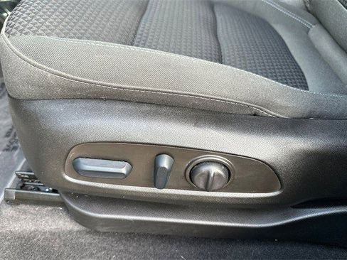 Certified 2022 Chevrolet Bolt EUV LT w/ Comfort Package image 15