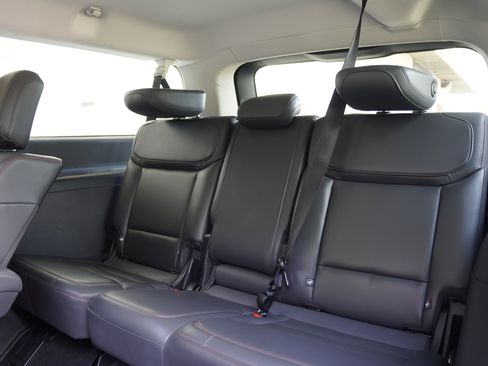 Used 2025 Ford Expedition Max Active AWD/4WD image 28