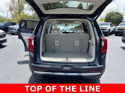 Used 2022 GMC Acadia Denali w/ Denali Ultimate Package FWD image 17