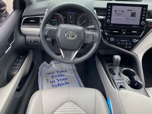 Used 2024 Toyota Camry SE w/ Audio Upgrade Package FWD image 10