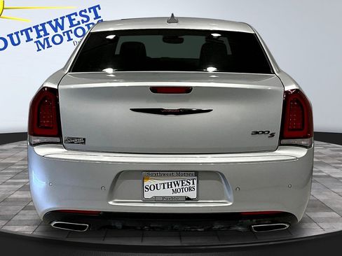 Used 2023 Chrysler 300 S image 5
