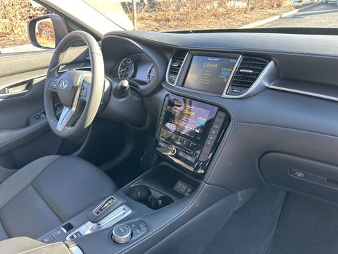 Certified 2025 INFINITI QX50 Pure image 24