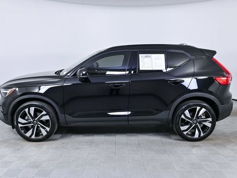 Certified 2023 Volvo XC40 B4 Plus w/ Driver Assist Package FWD image 2