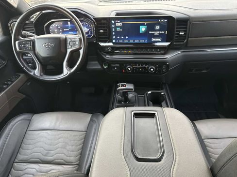 Used 2022 Chevrolet Silverado 1500 ZR2 w/ Technology Package image 17