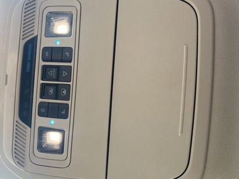 Used 2023 Ford Explorer Platinum w/ Technology Package image 36