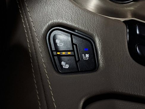 Used 2019 GMC Yukon Denali w/ Denali Ultimate Package RWD image 14