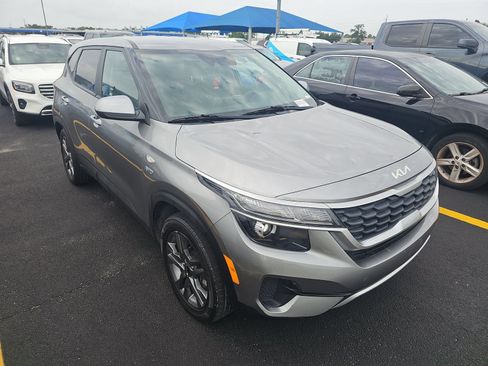 Used 2023 Kia Seltos LX AWD/4WD image 4