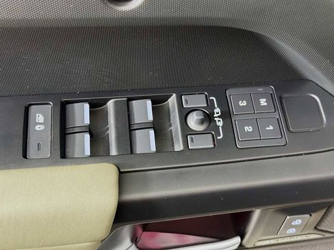 Used 2025 Land Rover Defender 110 S AWD/4WD image 19