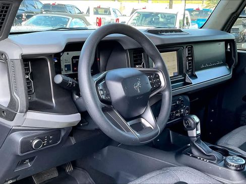 Used 2022 Ford Bronco 4-Door w/ Sasquatch Package AWD/4WD image 2