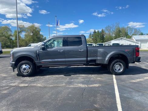 New 2026 Ford F350 Platinum w/ Platinum Plus Package AWD/4WD image 2