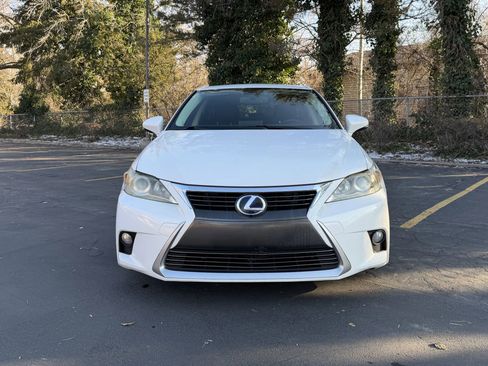 Used 2014 Lexus CT 200h image 2