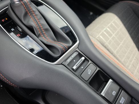 Used 2025 Honda HR-V Sport image 29